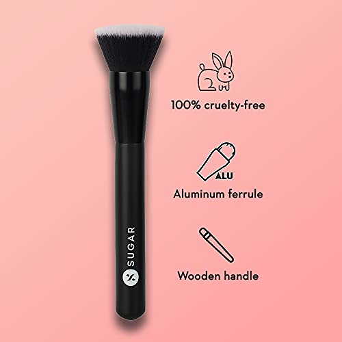 SUGAR Cosmetics – Blend Trend – 052 Kabuki (Brush For Foundation) – Soft, Synthetic Bristles and Wooden Handle