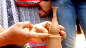 Read more about the article Earthware and Its Uses – Pottery